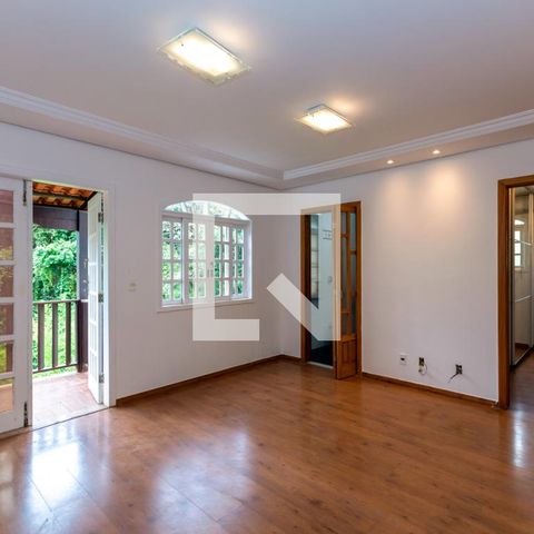 Casa à venda com 450m², 4 quartos e 4 vagas Casa à venda com 450m², 4 quartos e 4 vagasSuíte 2
