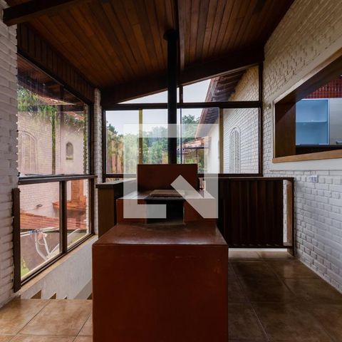 Casa à venda com 450m², 4 quartos e 4 vagas Casa à venda com 450m², 4 quartos e 4 vagasSala de Jantar
