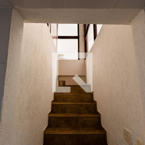 Casa à venda com 450m², 4 quartos e 4 vagas Casa à venda com 450m², 4 quartos e 4 vagasCorredor da Área de Serviço