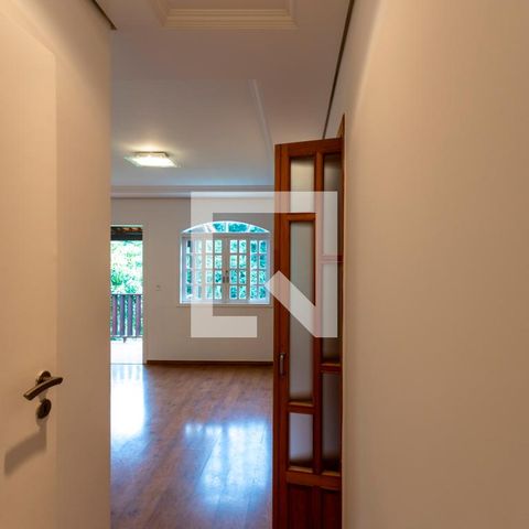Casa à venda com 450m², 4 quartos e 4 vagas Casa à venda com 450m², 4 quartos e 4 vagasSuíte 2