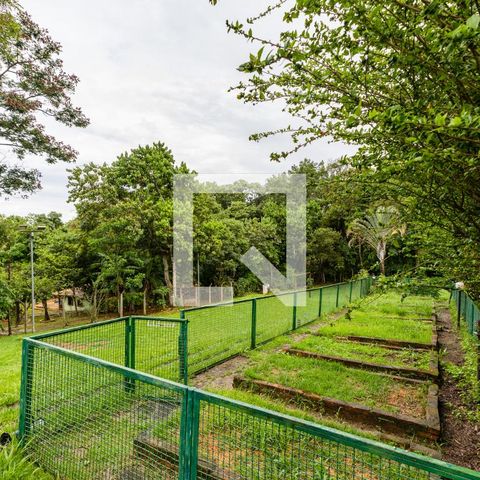 Casa à venda com 450m², 4 quartos e 4 vagas Casa à venda com 450m², 4 quartos e 4 vagasJardim