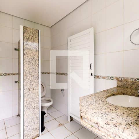Casa à venda com 450m², 4 quartos e 4 vagas Casa à venda com 450m², 4 quartos e 4 vagasBanheiro 1 da Churrasqueira