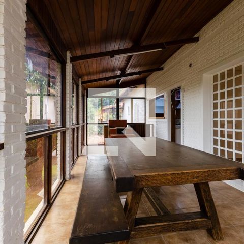 Casa à venda com 450m², 4 quartos e 4 vagas Casa à venda com 450m², 4 quartos e 4 vagasSala de Jantar