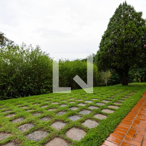 Casa à venda com 450m², 4 quartos e 4 vagas Casa à venda com 450m², 4 quartos e 4 vagasJardim