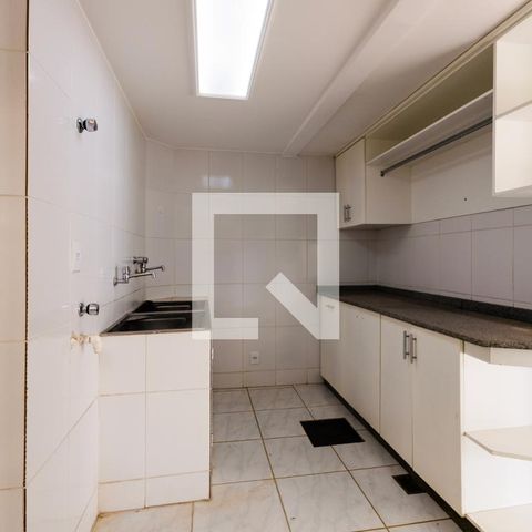 Casa à venda com 450m², 4 quartos e 4 vagas Casa à venda com 450m², 4 quartos e 4 vagasÁrea de Serviço