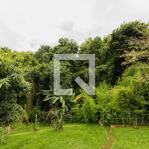 Casa à venda com 450m², 4 quartos e 4 vagas Casa à venda com 450m², 4 quartos e 4 vagasVaranda da Suíte 2