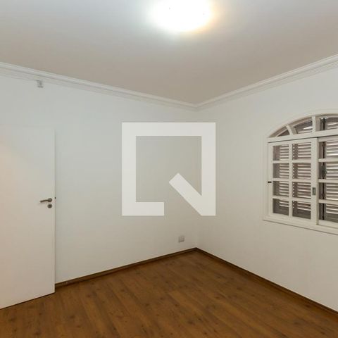 Casa à venda com 450m², 4 quartos e 4 vagas Casa à venda com 450m², 4 quartos e 4 vagasQuarto 1