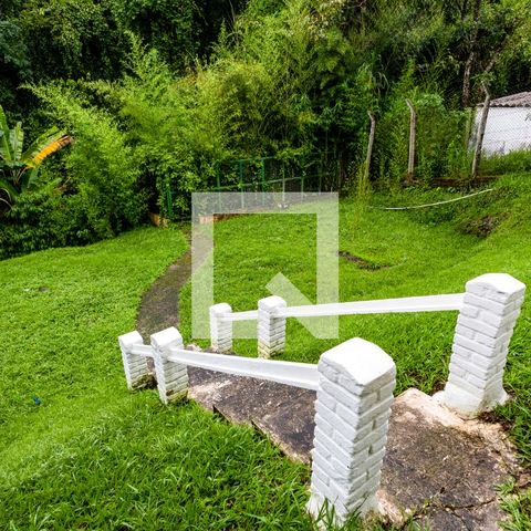 Casa à venda com 450m², 4 quartos e 4 vagas Casa à venda com 450m², 4 quartos e 4 vagasJardim