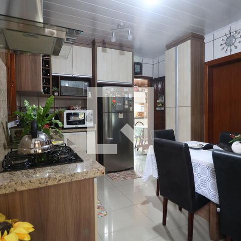 Casa à venda com 200m², 3 quartos e 5 vagasCozinha 