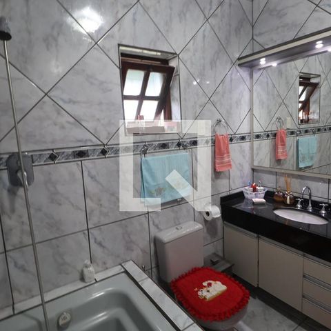 Casa à venda com 200m², 3 quartos e 5 vagasBanheiro suíte