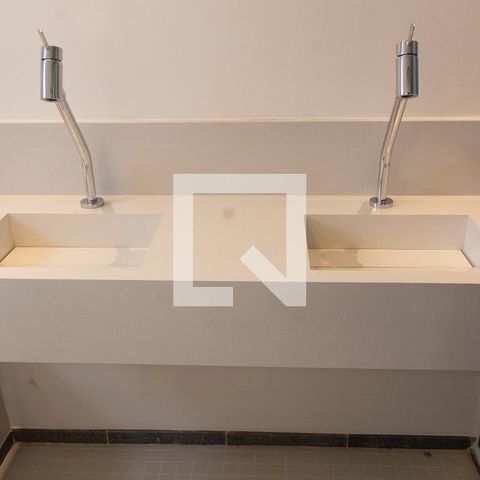 Apartamento à venda com 408m², 4 quartos e 4 vagasBANHEIRO SUITE 4