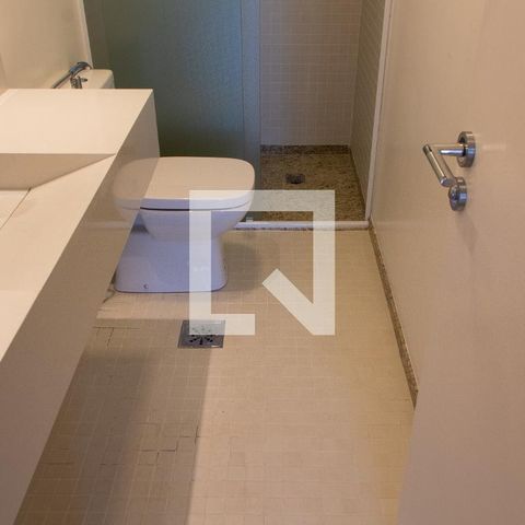 Apartamento à venda com 408m², 4 quartos e 4 vagasBANHEIRO DA SUITE 2