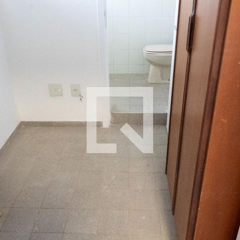 Apartamento à venda com 408m², 4 quartos e 4 vagasQUARTO DA ÁREA DE SERVIÇO