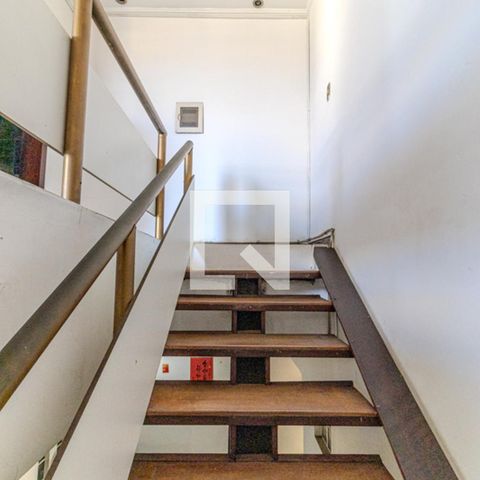 Apartamento à venda com 245m², 5 quartos e sem vagaEscada