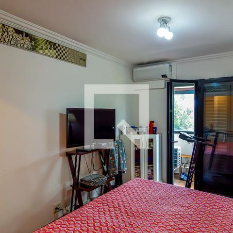 Apartamento à venda com 202m², 4 quartos e 3 vagas Apartamento à venda com 202m², 4 quartos e 3 vagasSuíte 2