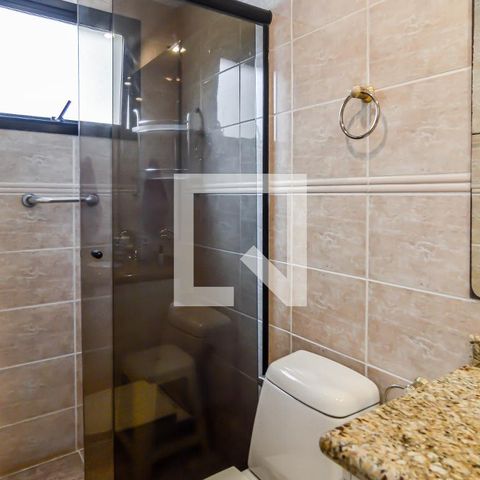 Apartamento à venda com 202m², 4 quartos e 3 vagas Apartamento à venda com 202m², 4 quartos e 3 vagasBanheiro da Suíte 1