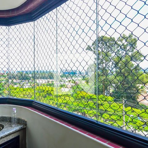 Apartamento à venda com 202m², 4 quartos e 3 vagas Apartamento à venda com 202m², 4 quartos e 3 vagasVaranda