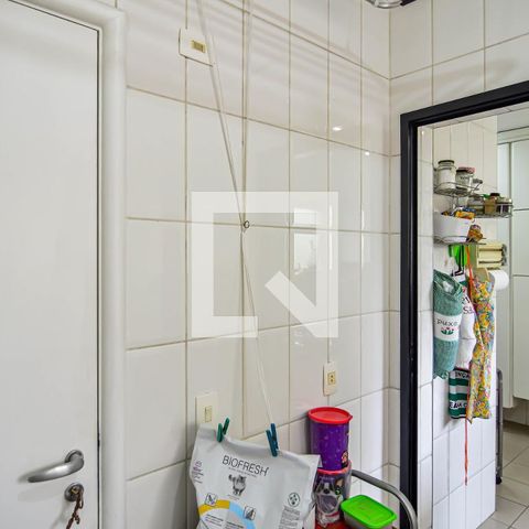 Apartamento à venda com 202m², 4 quartos e 3 vagas Apartamento à venda com 202m², 4 quartos e 3 vagasÁrea de Serviço