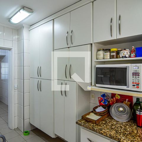Apartamento à venda com 202m², 4 quartos e 3 vagas Apartamento à venda com 202m², 4 quartos e 3 vagasCozinha