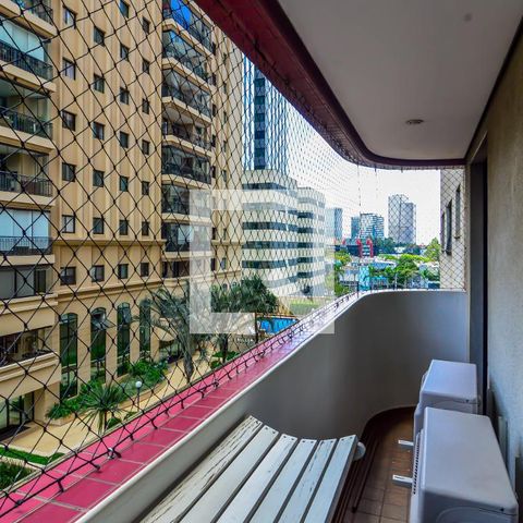 Apartamento à venda com 202m², 4 quartos e 3 vagas Apartamento à venda com 202m², 4 quartos e 3 vagasSuíte 1-Sacada