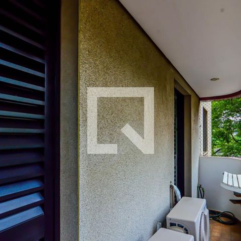 Apartamento à venda com 202m², 4 quartos e 3 vagas Apartamento à venda com 202m², 4 quartos e 3 vagasSuíte 1-Sacada