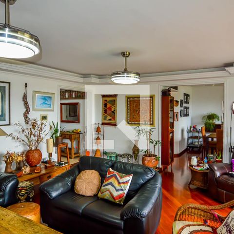 Apartamento à venda com 202m², 4 quartos e 3 vagas Apartamento à venda com 202m², 4 quartos e 3 vagasSala
