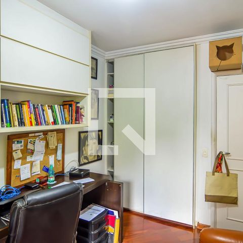 Apartamento à venda com 202m², 4 quartos e 3 vagas Apartamento à venda com 202m², 4 quartos e 3 vagasQuarto 2
