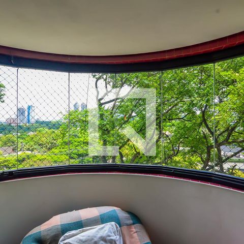 Apartamento à venda com 202m², 4 quartos e 3 vagas Apartamento à venda com 202m², 4 quartos e 3 vagasQuarto 1-Sacada