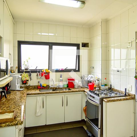 Apartamento à venda com 202m², 4 quartos e 3 vagas Apartamento à venda com 202m², 4 quartos e 3 vagasCozinha
