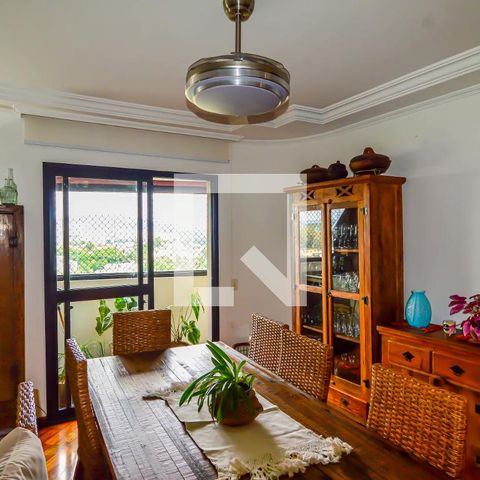 Apartamento à venda com 202m², 4 quartos e 3 vagas Apartamento à venda com 202m², 4 quartos e 3 vagasSala de Jantar