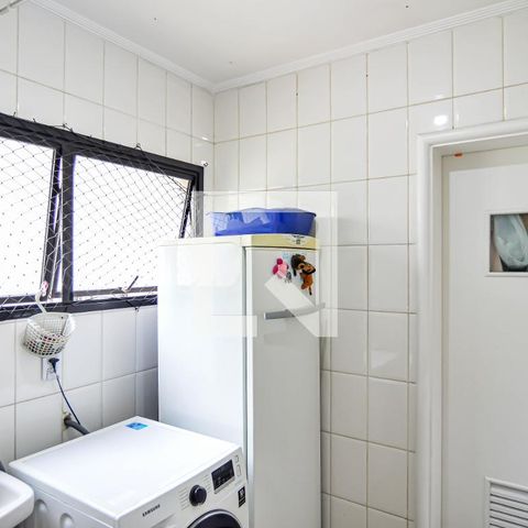 Apartamento à venda com 202m², 4 quartos e 3 vagas Apartamento à venda com 202m², 4 quartos e 3 vagasÁrea de Serviço