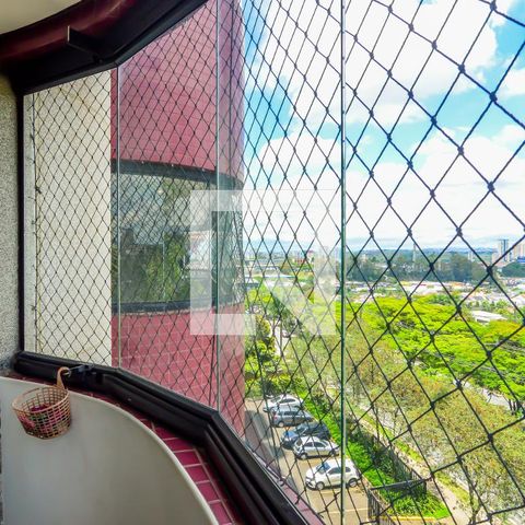 Apartamento à venda com 202m², 4 quartos e 3 vagas Apartamento à venda com 202m², 4 quartos e 3 vagasSuíte 2-Sacada
