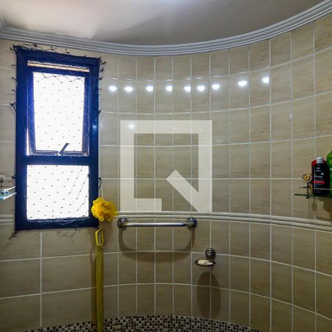 Apartamento à venda com 202m², 4 quartos e 3 vagas Apartamento à venda com 202m², 4 quartos e 3 vagasBanheiro da Suíte 2