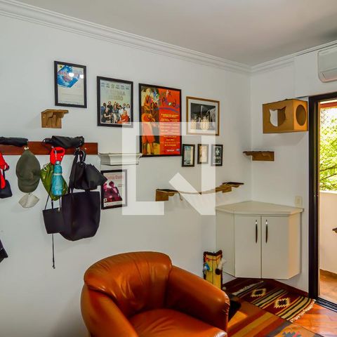 Apartamento à venda com 202m², 4 quartos e 3 vagas Apartamento à venda com 202m², 4 quartos e 3 vagasQuarto 2