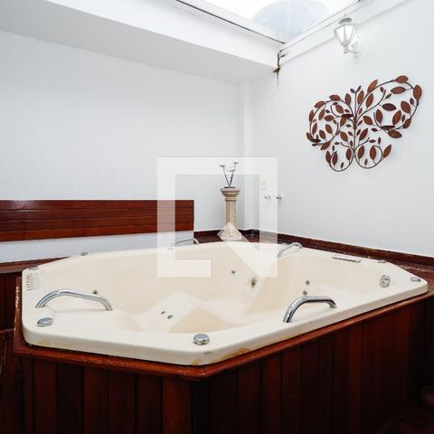 Casa à venda com 390m², 3 quartos e 2 vagas Casa à venda com 390m², 3 quartos e 2 vagasSuíte 1