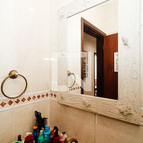Casa à venda com 390m², 3 quartos e 2 vagas Casa à venda com 390m², 3 quartos e 2 vagasBanheiro