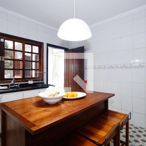Casa à venda com 390m², 3 quartos e 2 vagas Casa à venda com 390m², 3 quartos e 2 vagasCozinha