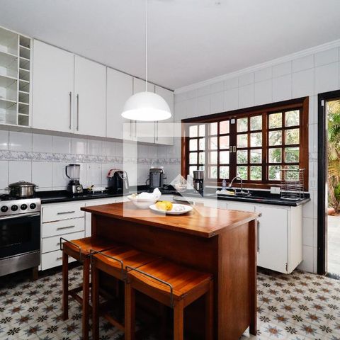 Casa à venda com 390m², 3 quartos e 2 vagas Casa à venda com 390m², 3 quartos e 2 vagasCozinha