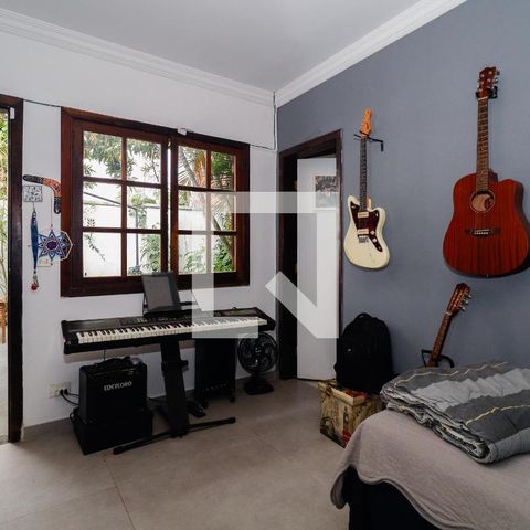 Casa à venda com 390m², 3 quartos e 2 vagas Casa à venda com 390m², 3 quartos e 2 vagasSuíte 2