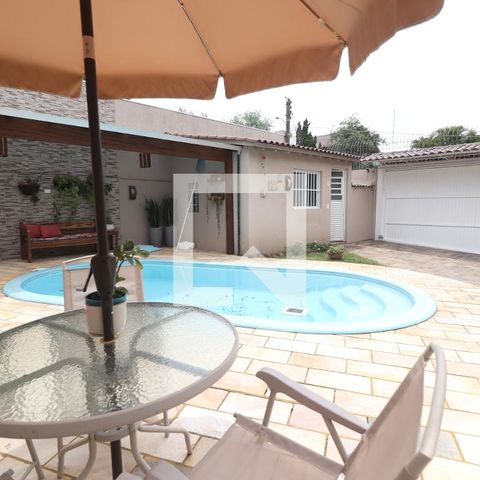 Casa à venda com 204m², 4 quartos e 2 vagasPiscina