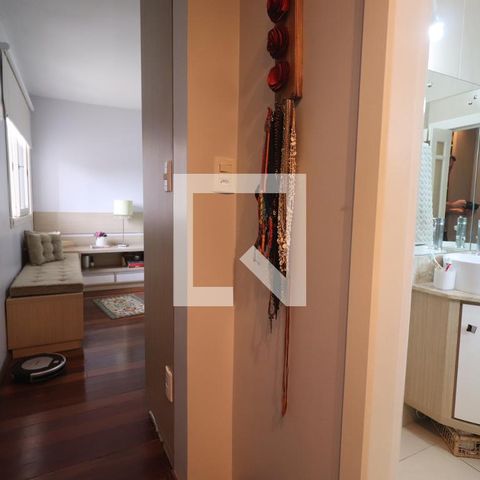 Casa à venda com 204m², 4 quartos e 2 vagasSuíte closet