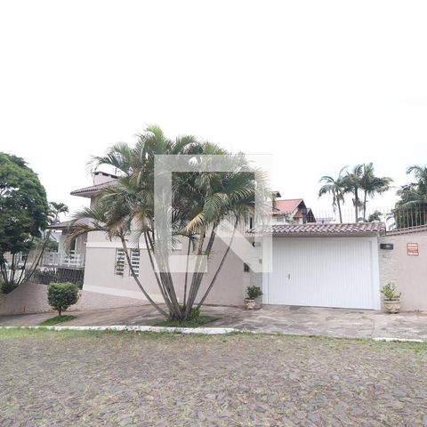 Casa à venda com 204m², 4 quartos e 2 vagasfachada lateral