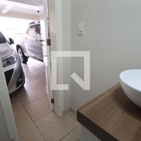 Casa à venda com 204m², 4 quartos e 2 vagasBanheiro garagem