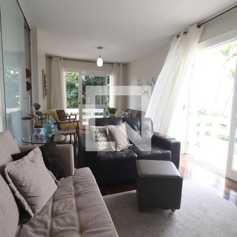 Casa à venda com 204m², 4 quartos e 2 vagassala