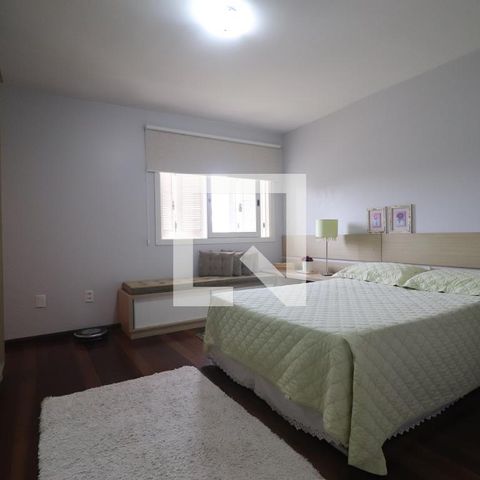 Casa à venda com 204m², 4 quartos e 2 vagasSuíte