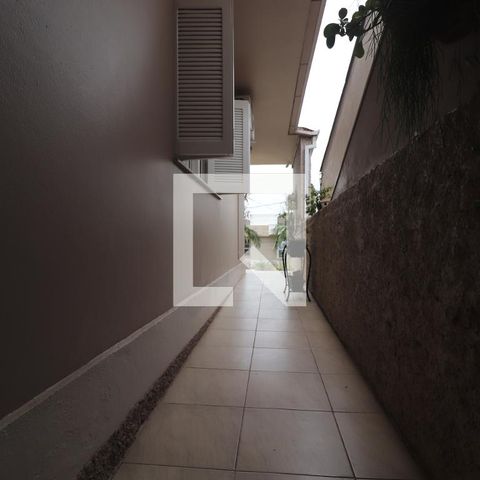 Casa à venda com 204m², 4 quartos e 2 vagascorredor lateral