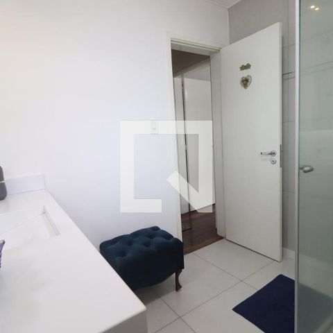 Casa à venda com 204m², 4 quartos e 2 vagasBanheiro 1