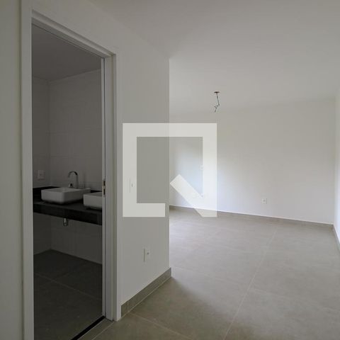 Casa de condomínio à venda com 225m², 3 quartos e 2 vagas Casa de condomínio à venda com 225m², 3 quartos e 2 vagasSuíte
