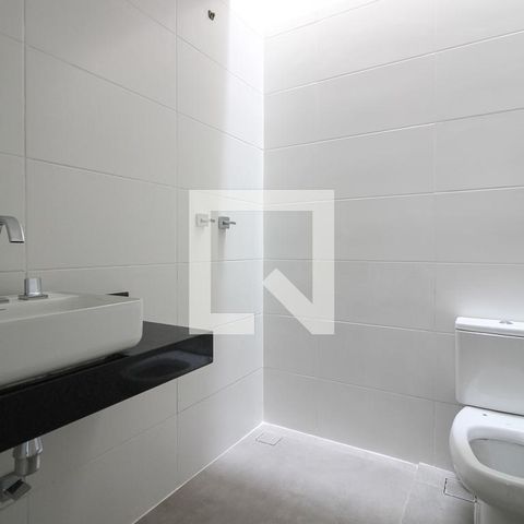 Casa de condomínio à venda com 225m², 3 quartos e 2 vagas Casa de condomínio à venda com 225m², 3 quartos e 2 vagasBanheiro