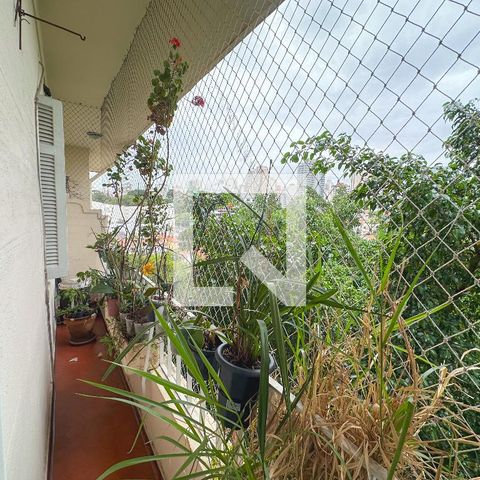 Apartamento à venda com 96m², 3 quartos e 1 vaga Apartamento à venda com 96m², 3 quartos e 1 vagaSacada/Sala